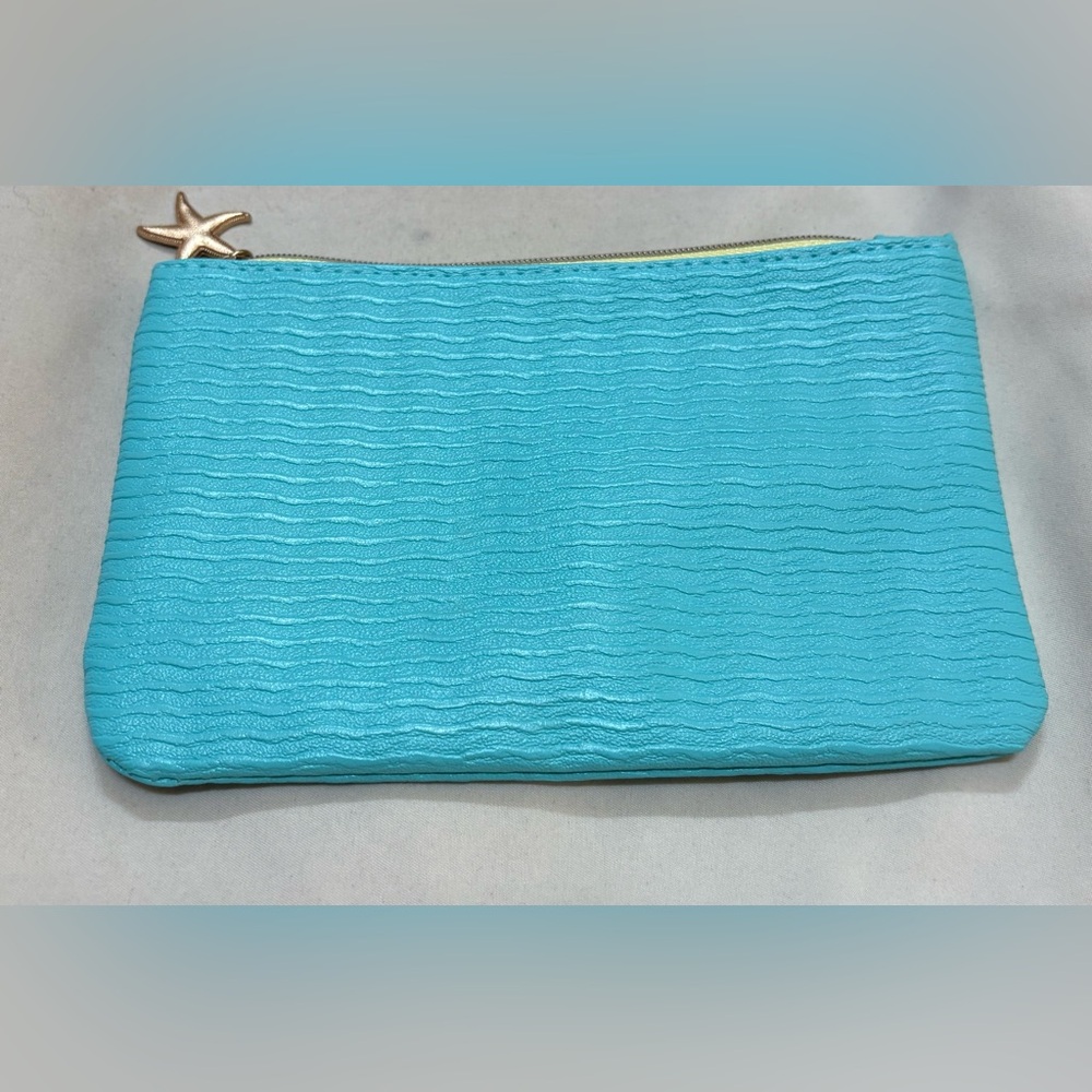 Ipsy Blue Textured Makeup Bag with green lining